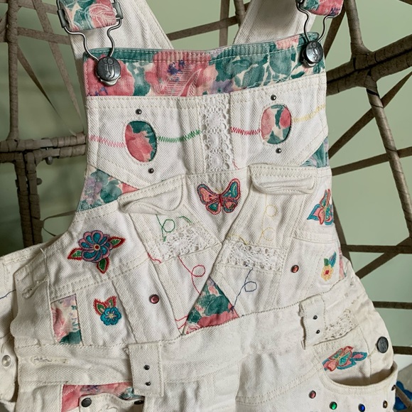 “Kidcore” Vintage white jean romper overalls - white overalls - Jean shortalls - Picture 3 of 10